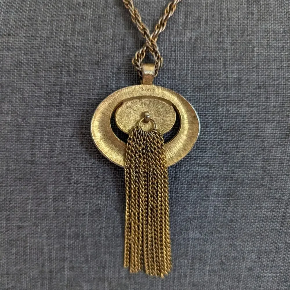 Vintage Avon Gold Tone Rope Chain Mod Etruscan Tassel Pendant Necklace